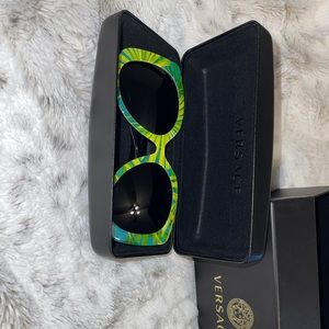 Sunglasses never need worn , excellent condition
